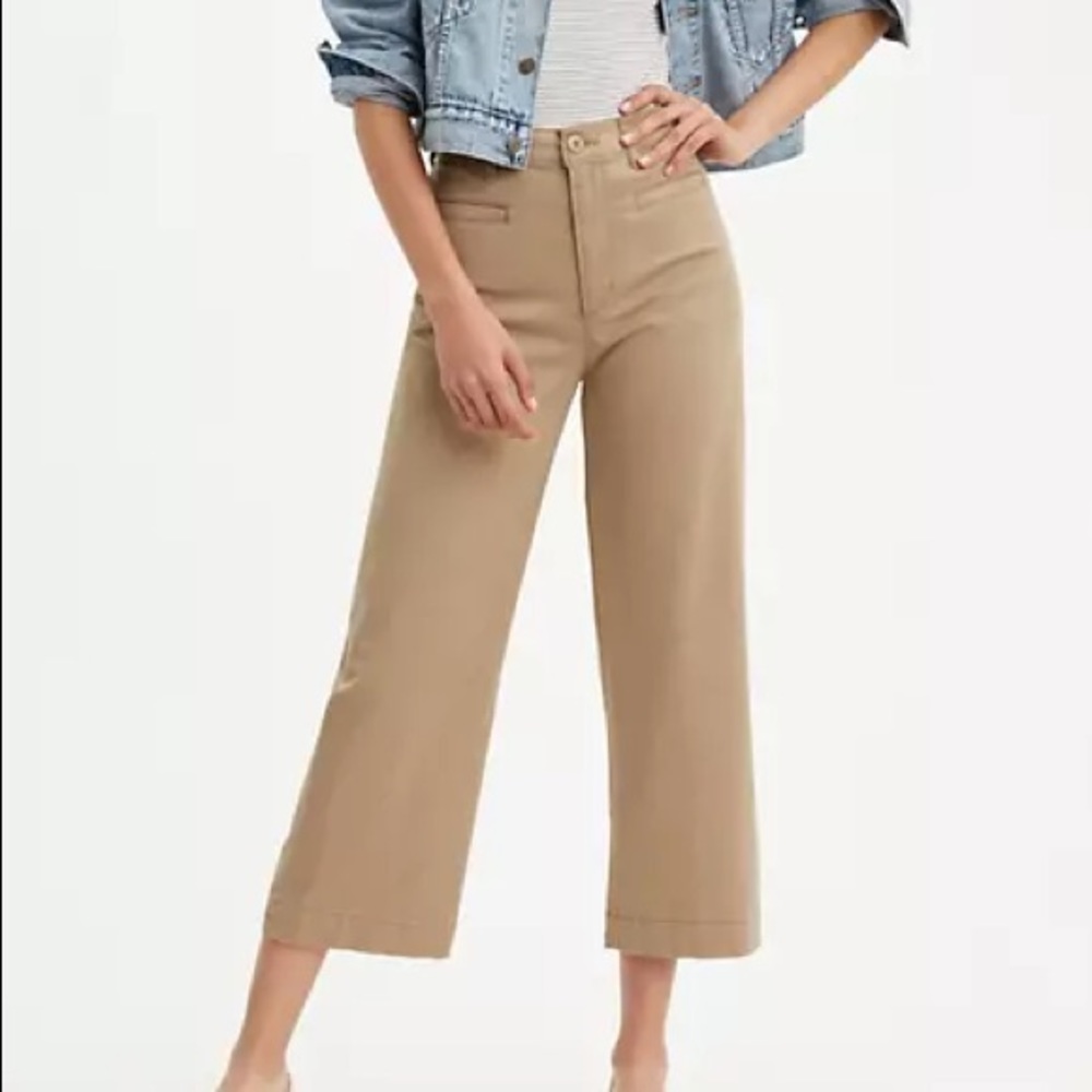 Levi’s Ribcage Wide Leg Crop Khaki Pants
